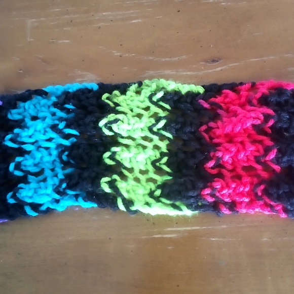 Kids Hand knit scarf - Picture 7 of 7